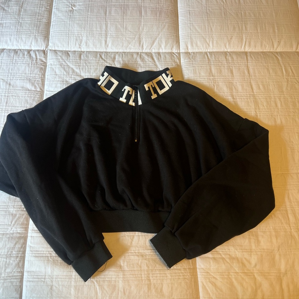 Fashion Nova Tokyo Cropped Black Pullover Small Zip Neck Long Sleeve Sweatshirt